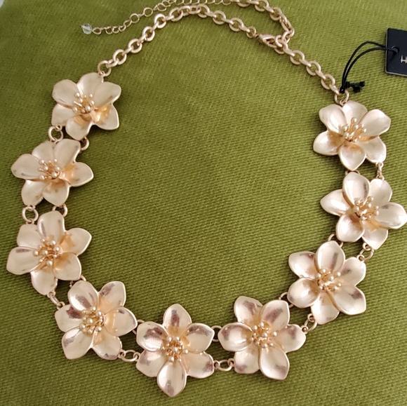 House of Harlow 1960 Floral Statement Necklace, Gold Tone, 18"+3", NWT - Picture 1 of 13